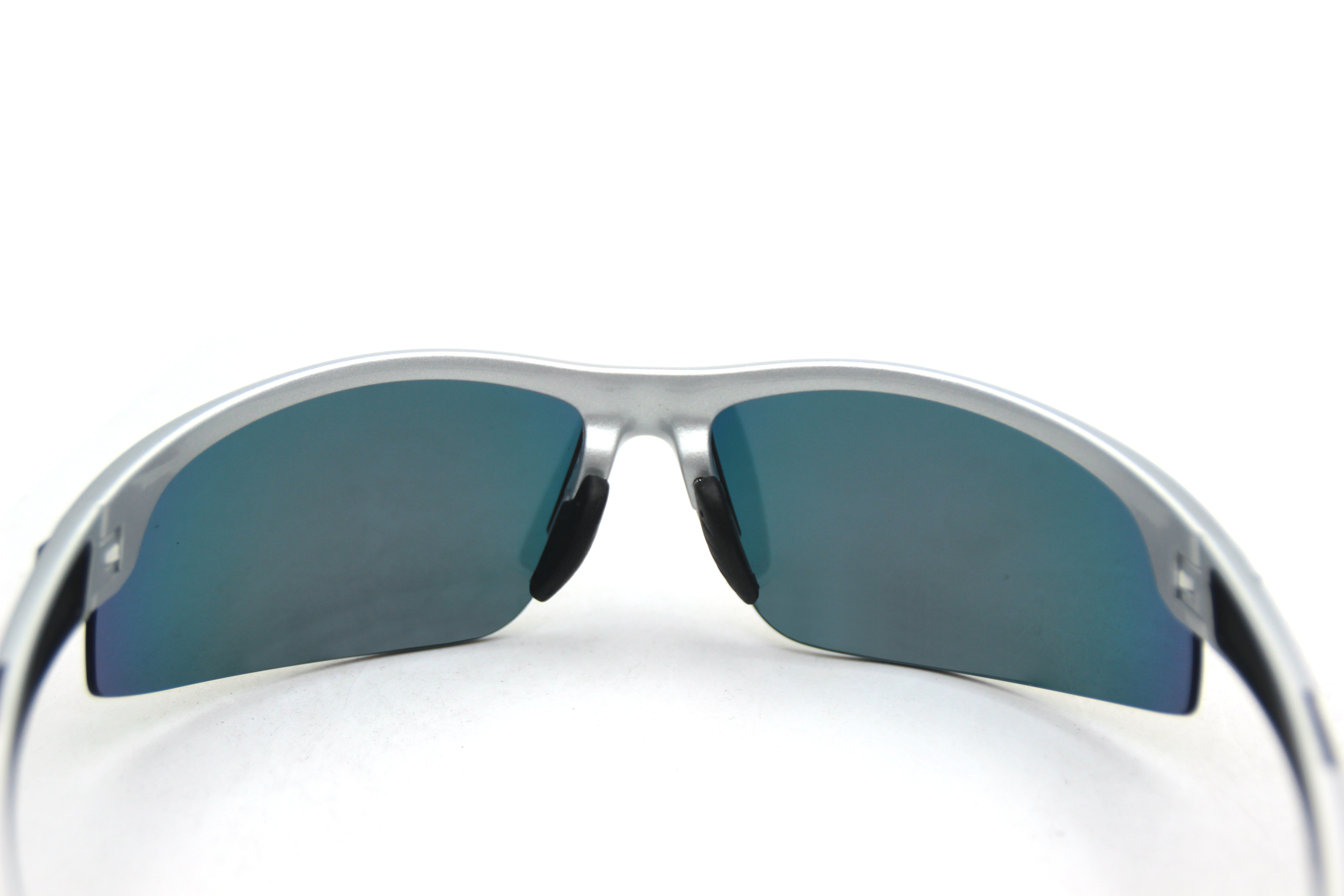 New design sunglasses can be adjusted vertically and horizontally